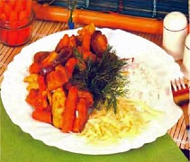 Рагу из курицы и моркови с рисом