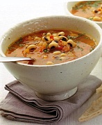 Фасолевый суп с томатным бульоном